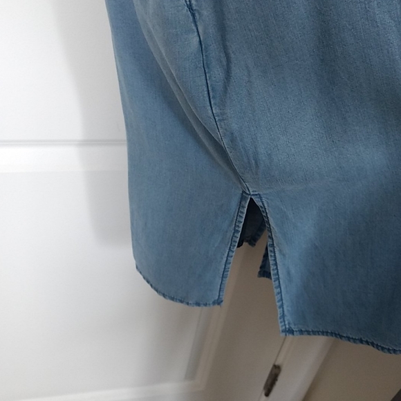 Denim Long Side Slit Dress Top with Pockets - Picture 8 of 9